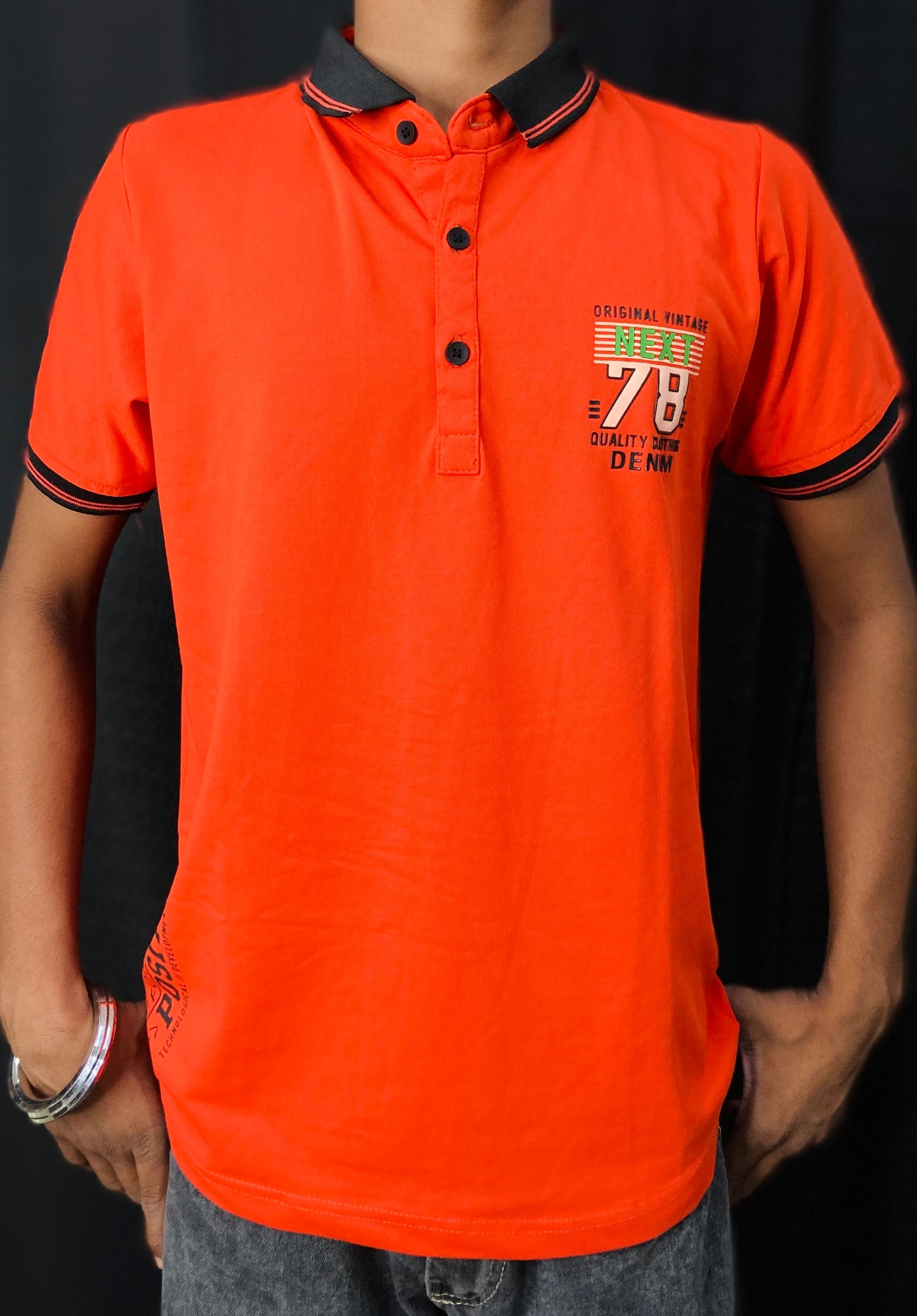 COLLAR TEE