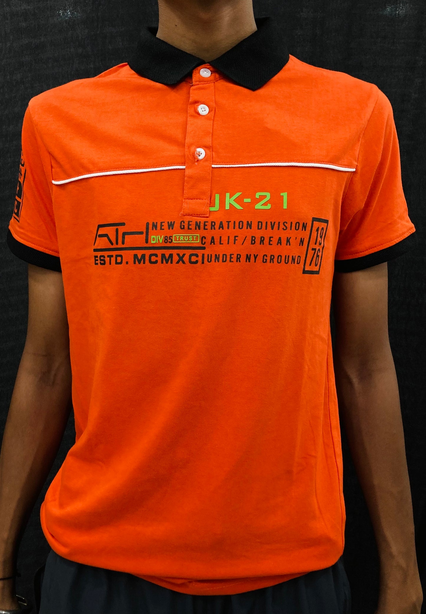 COLLAR TEE
