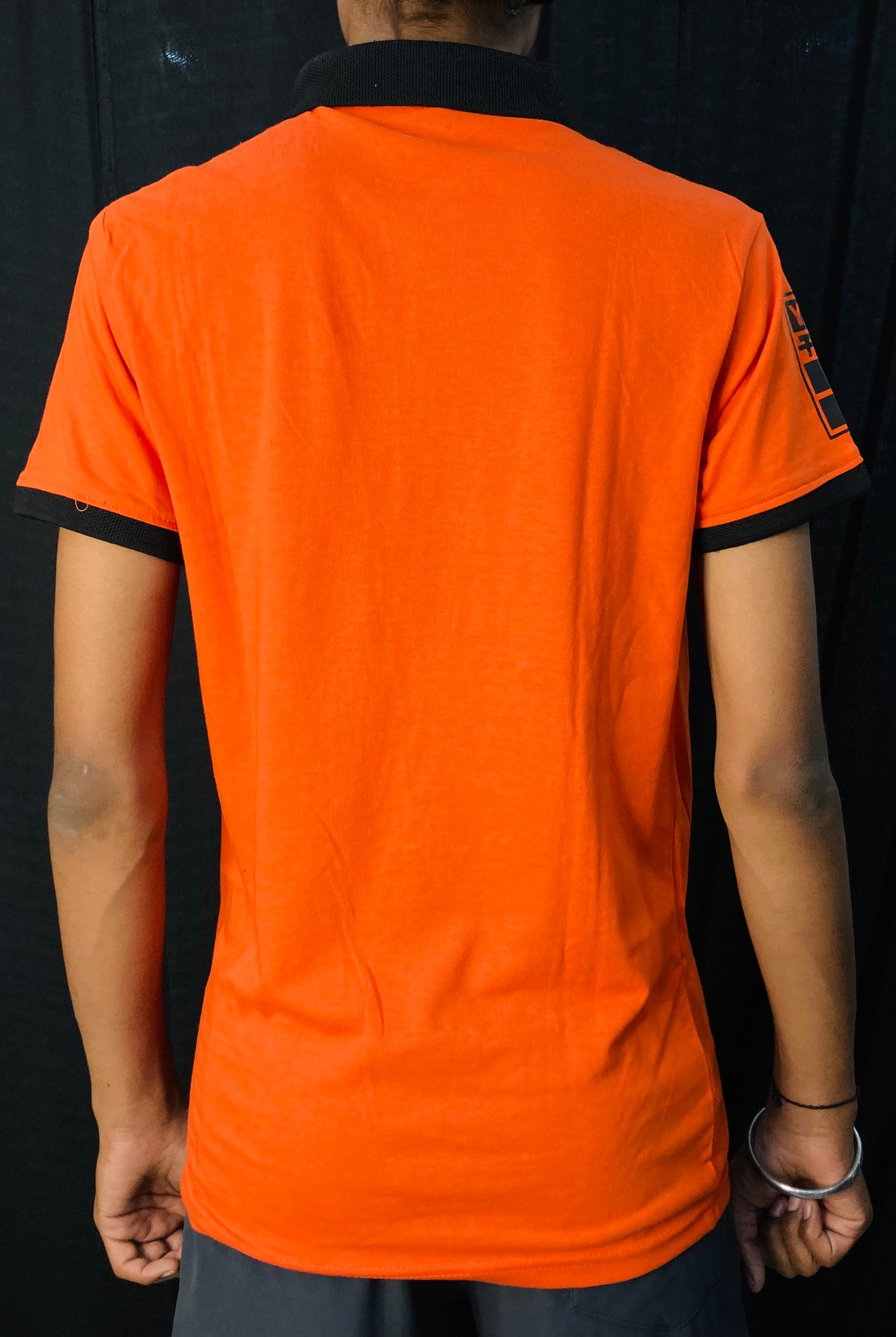 COLLAR TEE