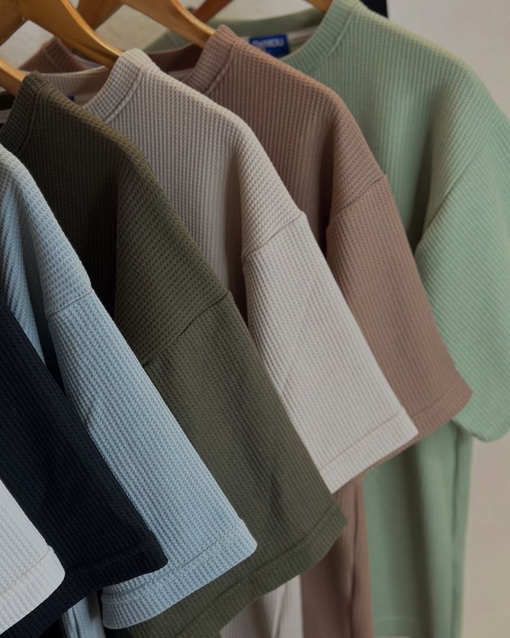 T-shirt half round neck