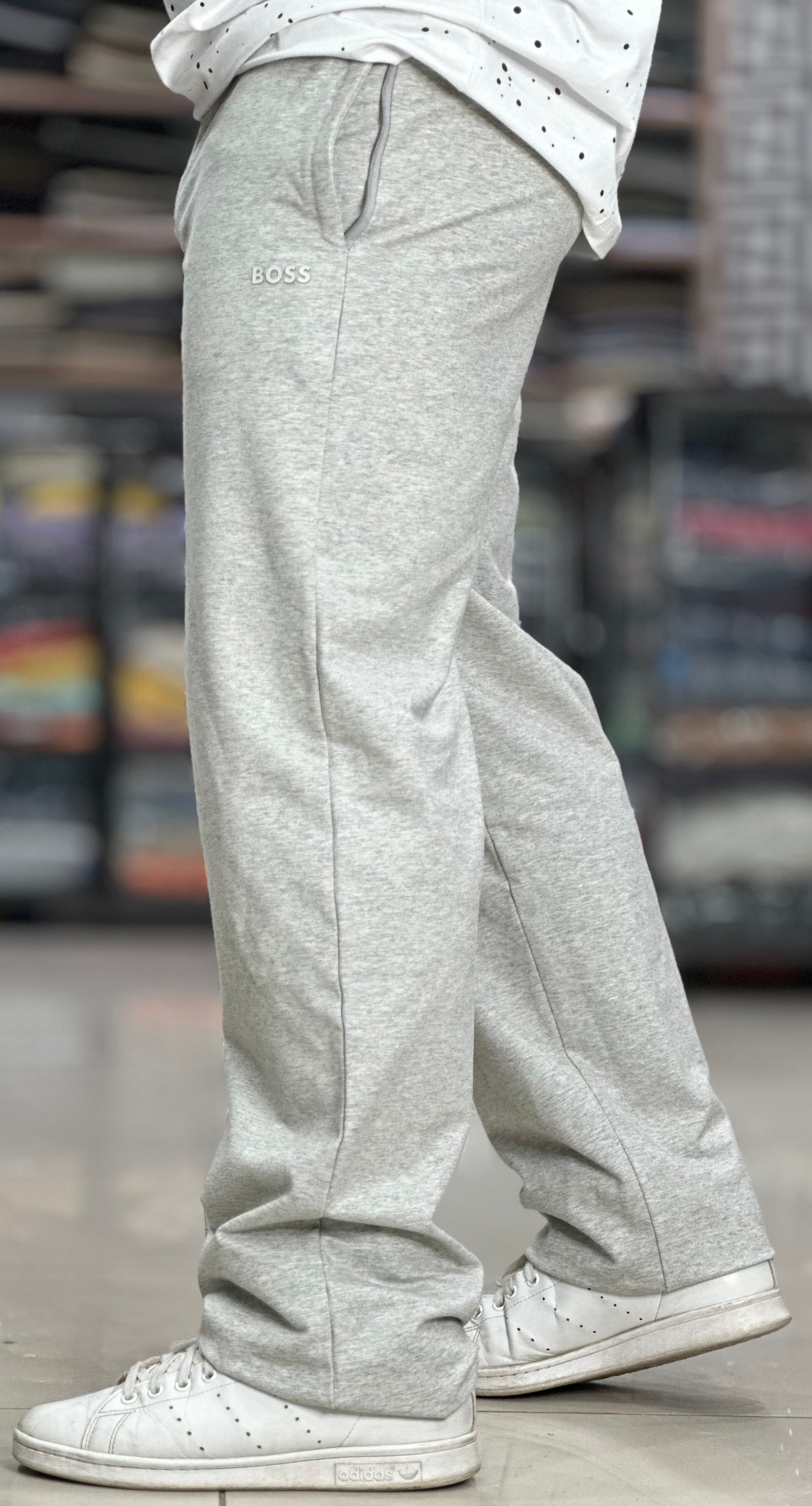 Light Grey / M