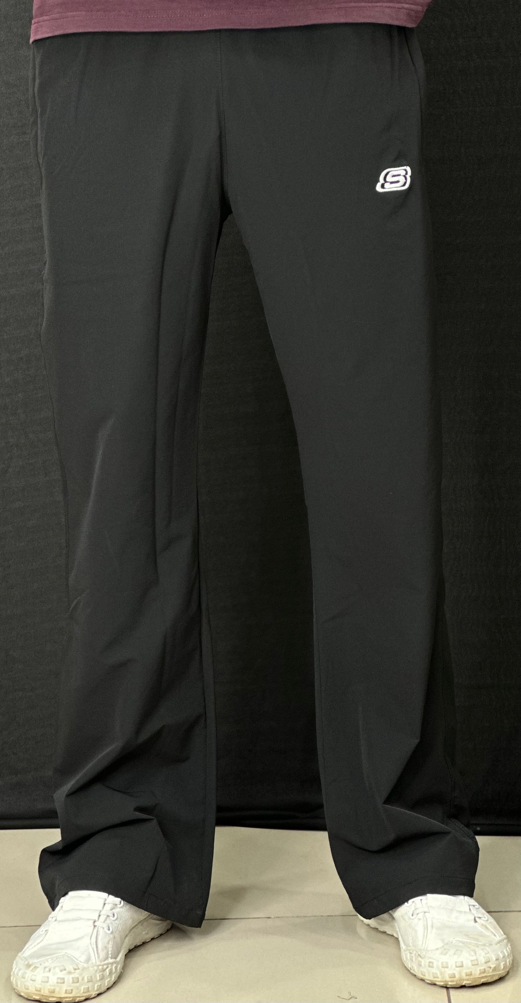 Black / M