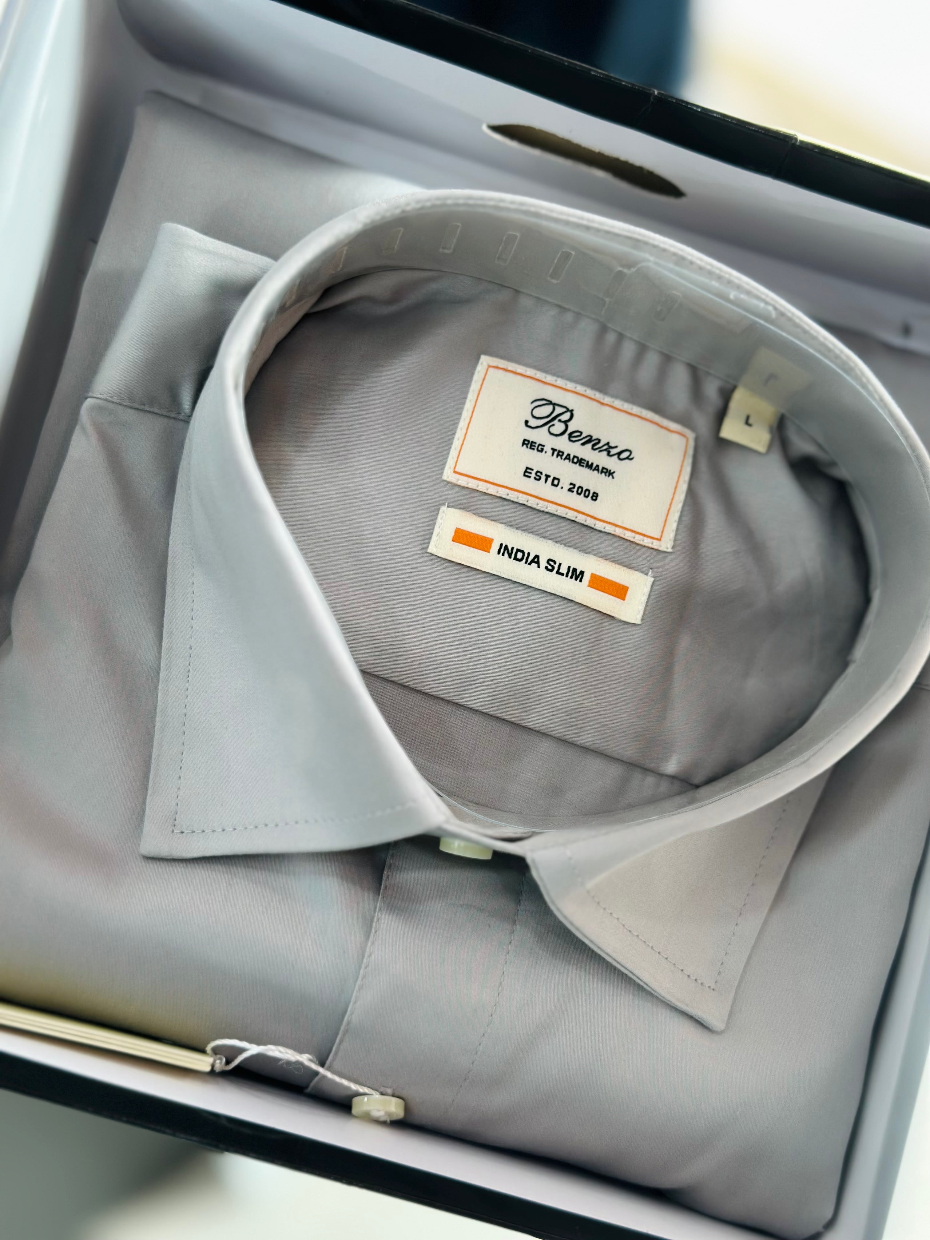 Light Grey / M