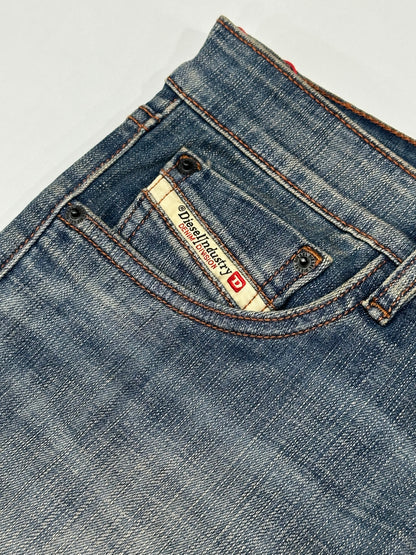 STRAIGHT DENIM
