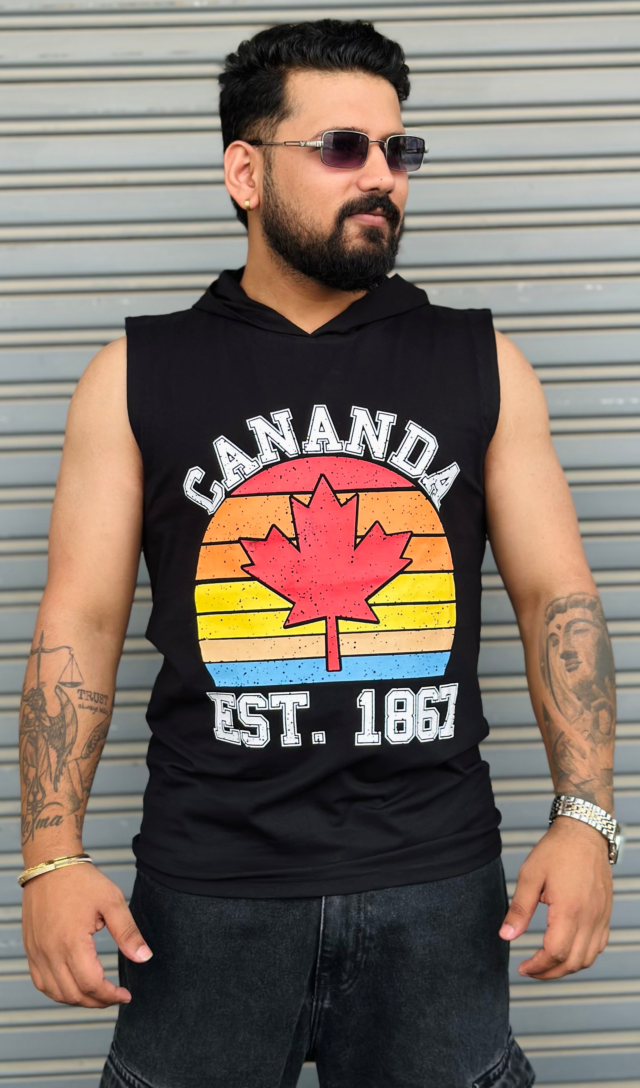Black / M