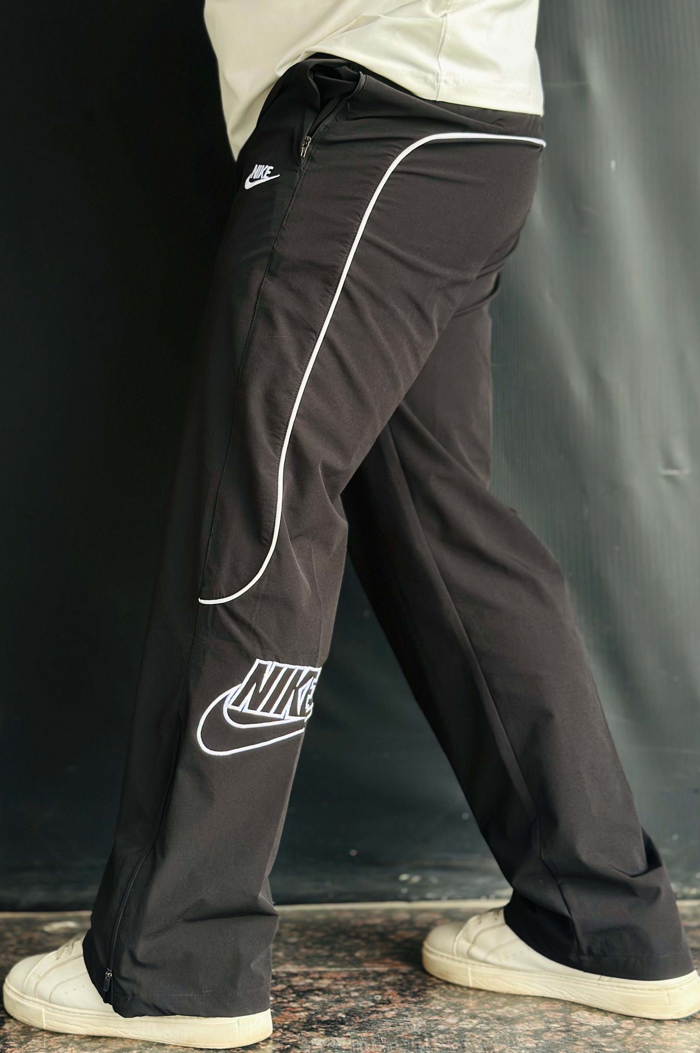 Black / 30