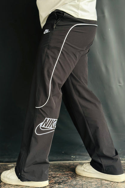 Straight Cum Bootcut Track with half zip