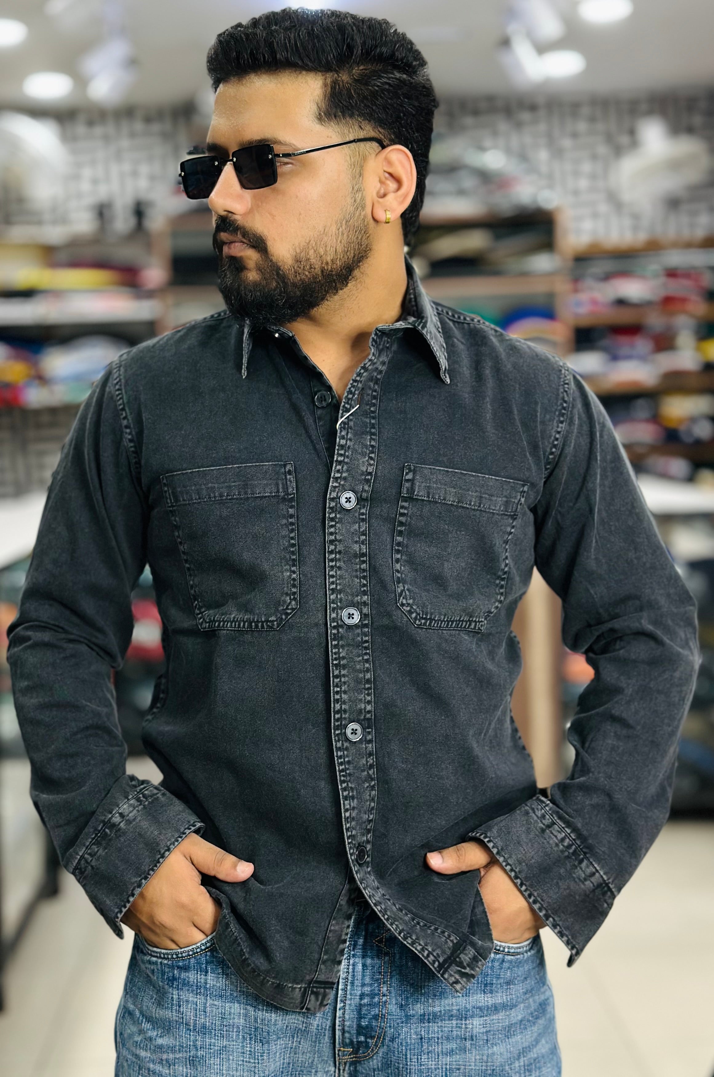 Black / M