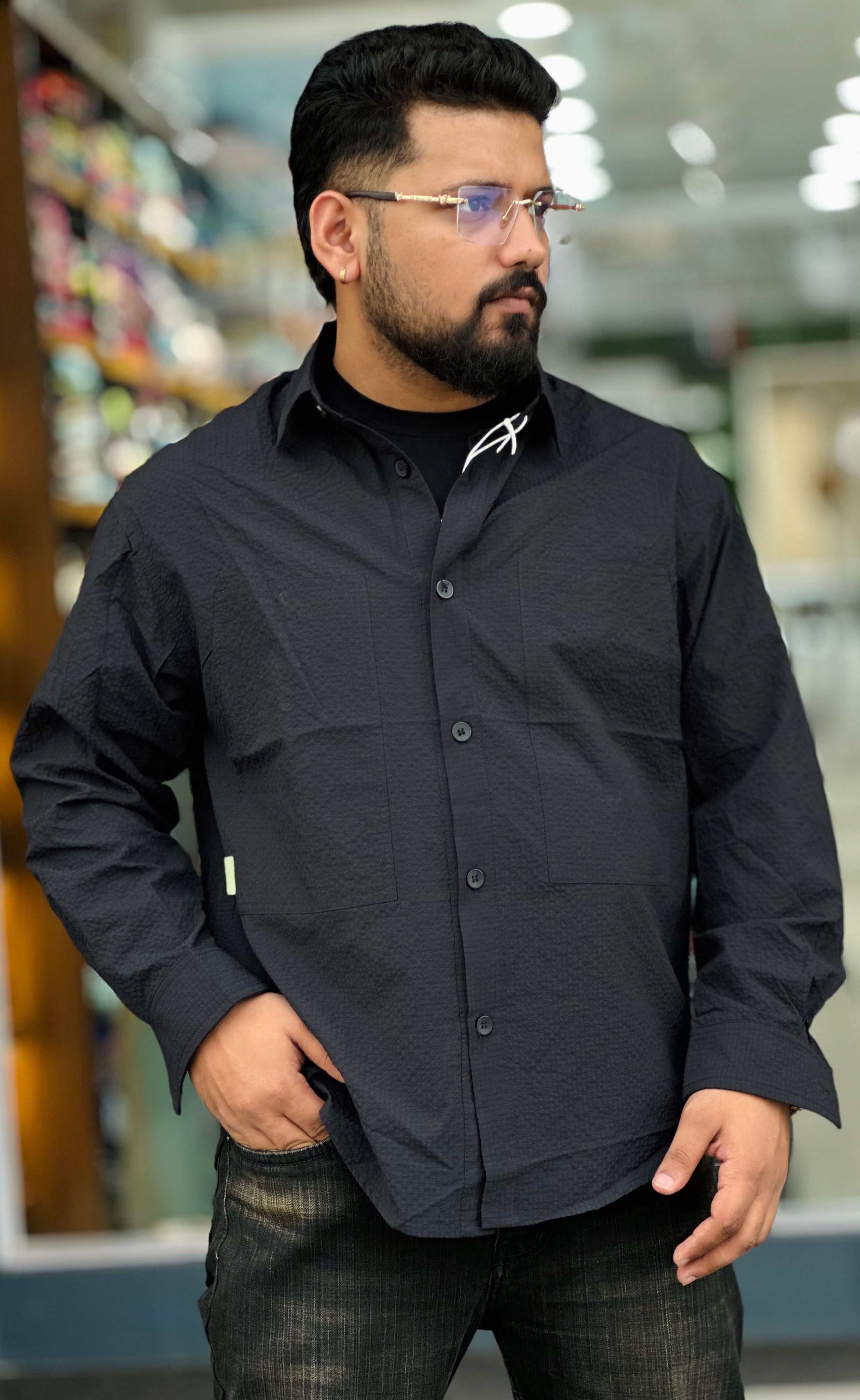 Black / M