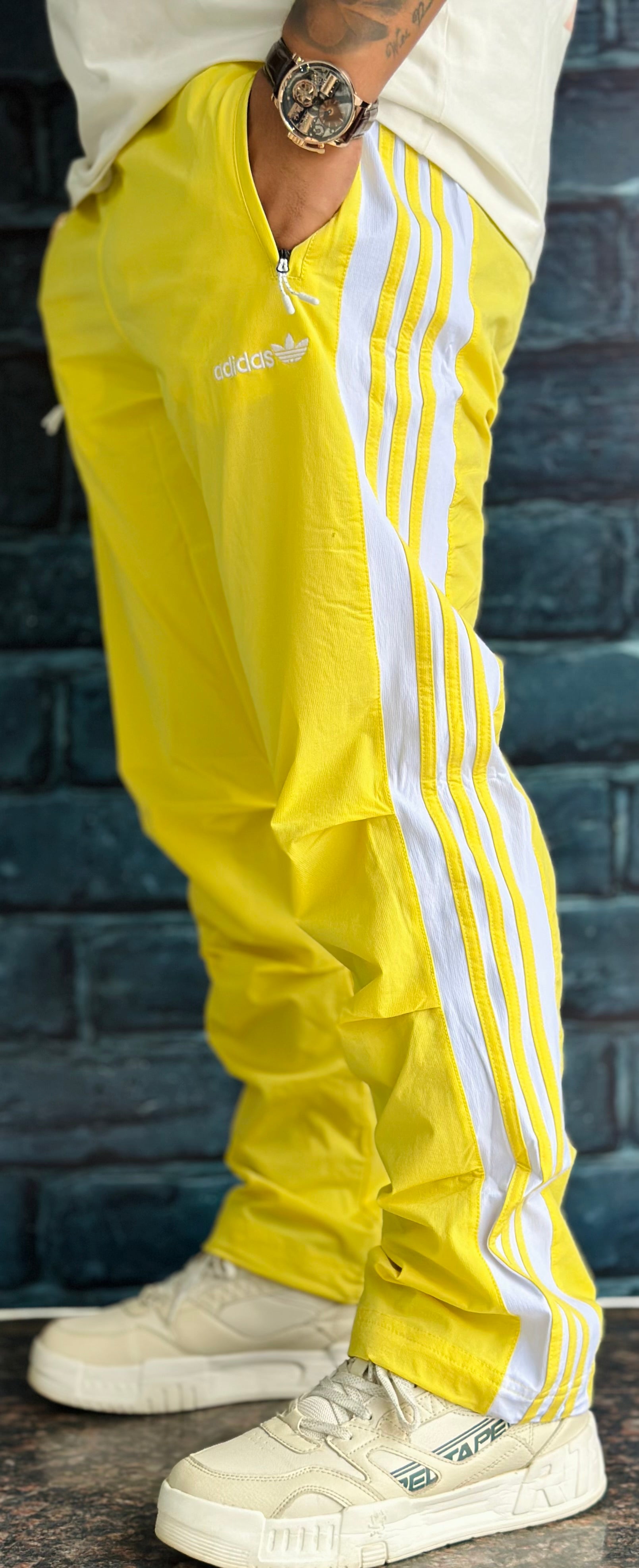 Yellow / M
