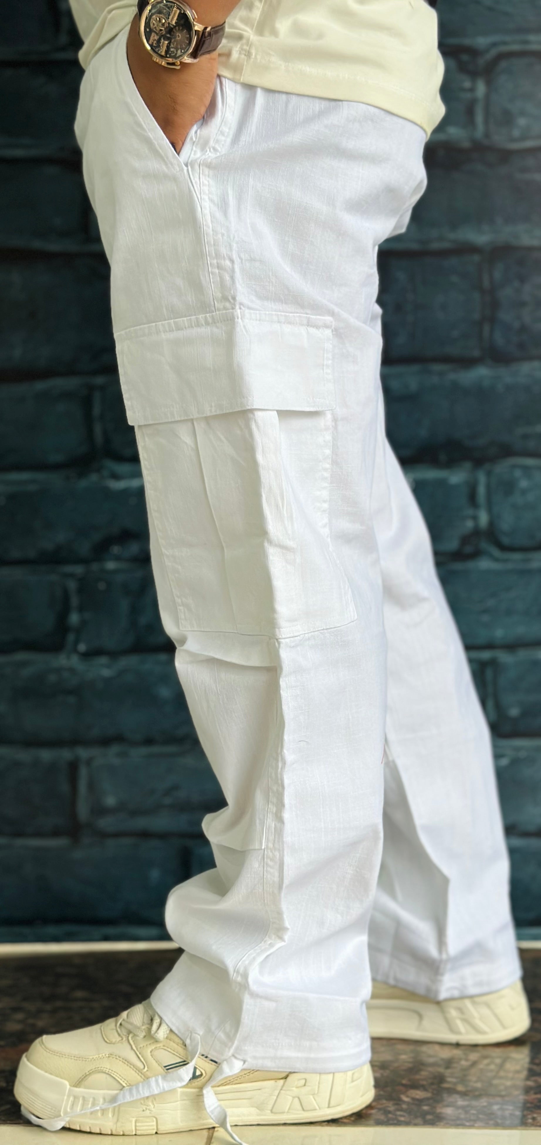 White / M